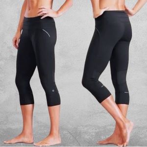 Athleta Relay Capri Crop Leggings